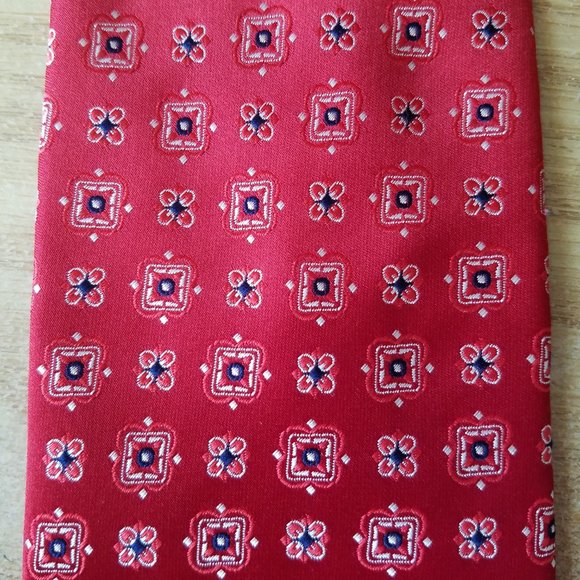 Studio Neck Tie Red with Navy and White details - Picture 4 of 9